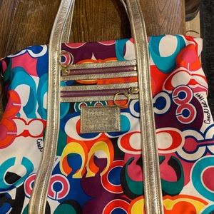 Coach poppy purse